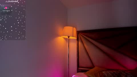 Snapshot of faloonroussel chatting on 12/20/25, 06:26 Faloon online show from 12/20/25, 06:26