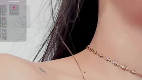 Snapshot of faloonroussel chatting on 01/09/26, 06:10 Faloon online show from 01/09/26, 06:10