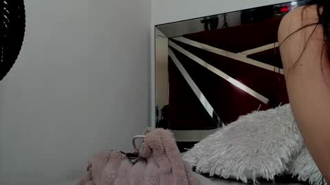 Snapshot of faloonroussel chatting on 01/10/26, 06:20 Faloon online show from 01/10/26, 06:20