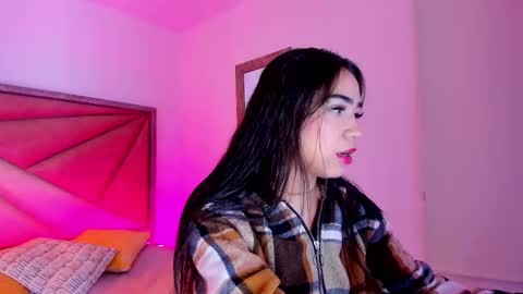 Snapshot of faloonroussel chatting on 01/15/26, 10:57 Faloon online show from 01/15/26, 10:57