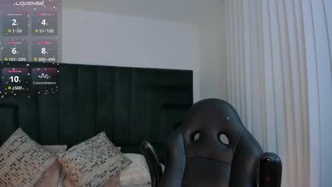 Snapshot of faloonroussel chatting on 02/12/26, 06:25 Faloon online show from 02/12/26, 06:25