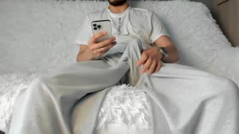 famharts online show from 04/21/26, 10:43