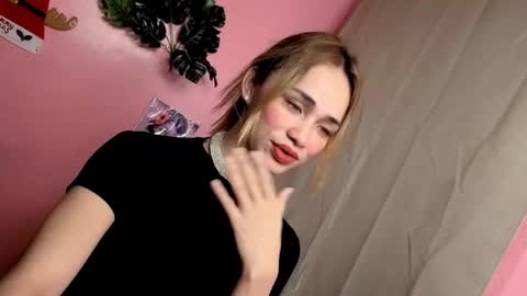 Snapshot of familystroke_twinny8 chatting on 12/15/24, 05:45 Alexandra x Alexandro online show from 12/15/24, 05:45