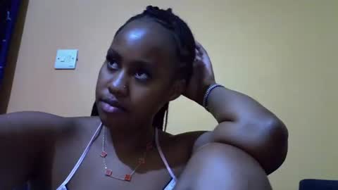 Snapshot of famous_bear chatting on 02/26/26, 01:04 famous_bear online show from 02/26/26, 01:04