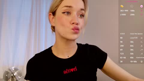 Snapshot of fancyamelia chatting on 10/07/25, 01:19 fancyamelia online show from 10/07/25, 01:19