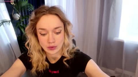 Snapshot of fancyamelia chatting on 10/21/25, 12:50 fancyamelia online show from 10/21/25, 12:50