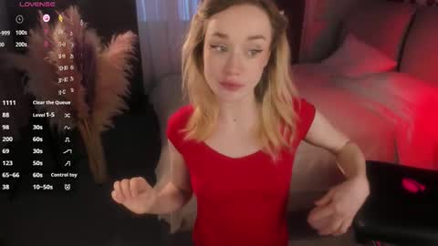 Snapshot of fancyamelia chatting on 11/14/25, 01:10 fancyamelia online show from 11/14/25, 01:10