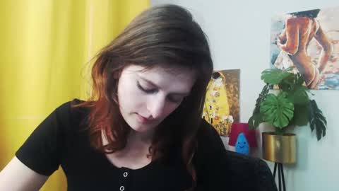 Nadine online show from 12/16/24, 12:27