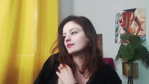 Nadine online show from 12/21/24, 11:01