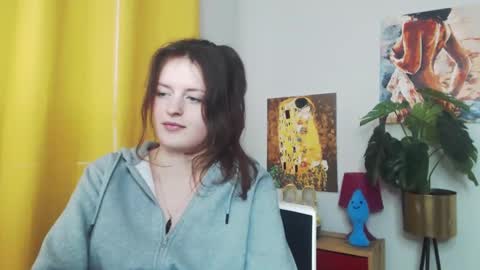 Nadine online show from 02/13/25, 09:41