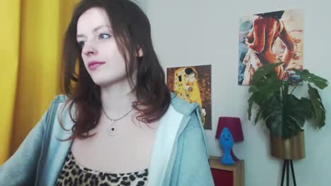 Nadine online show from 02/19/25, 06:22