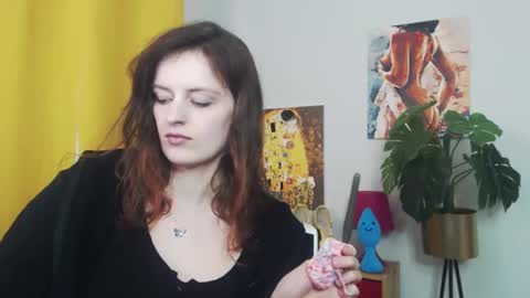 Nadine online show from 03/10/25, 09:21