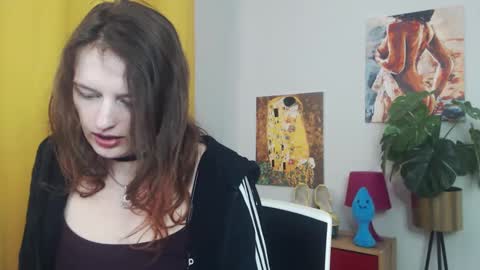 Nadine online show from 03/12/25, 09:23