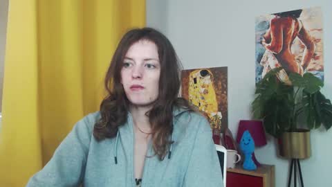 Nadine online show from 09/17/25, 04:47