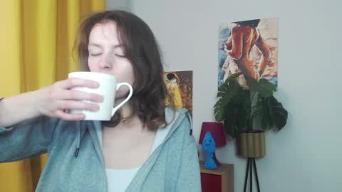 Nadine online show from 10/12/25, 05:39