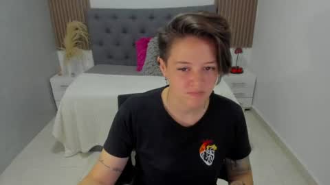 Snapshot of fanny_18 chatting on 06/15/26, 01:24 FANNY online show from 06/15/26, 01:24