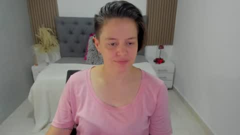 Snapshot of fanny_18 chatting on 07/15/26, 06:24 FANNY online show from 07/15/26, 06:24