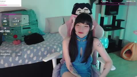 Snapshot of fantasma_gei chatting on 10/17/25, 01:09 Fantasma. online show from 10/17/25, 01:09