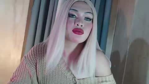 DANIELLA - DONT FORGET TO GIVE ME A THUMBSU UP online show from 04/09/26, 05:40