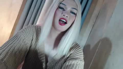 DANIELLA - DONT FORGET TO GIVE ME A THUMBSU UP online show from 05/15/26, 09:44