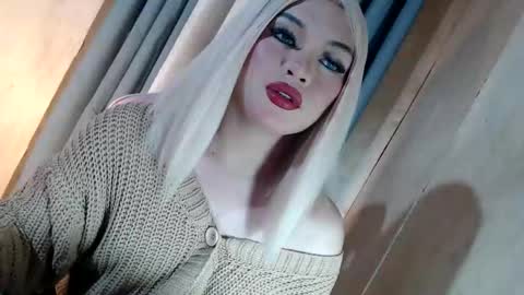 DANIELLA - DONT FORGET TO GIVE ME A THUMBSU UP online show from 05/21/26, 09:55