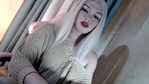 DANIELLA - DONT FORGET TO GIVE ME A THUMBSU UP online show from 06/08/26, 08:42