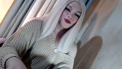 Snapshot of fantasticcock69_daniella chatting on 06/25/26, 05:34 DANIELLA - DONT FORGET TO GIVE ME A THUMBSU UP online show from 06/25/26, 05:34