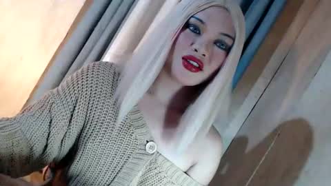 Snapshot of fantasticcock69_daniella chatting on 06/26/26, 08:35 DANIELLA - DONT FORGET TO GIVE ME A THUMBSU UP online show from 06/26/26, 08:35
