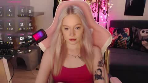 Snapshot of fantasy_lisa chatting on 02/17/26, 01:46 Lisa online show from 02/17/26, 01:46