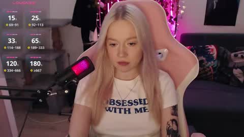 Snapshot of fantasy_lisa chatting on 02/18/26, 01:12 Lisa online show from 02/18/26, 01:12