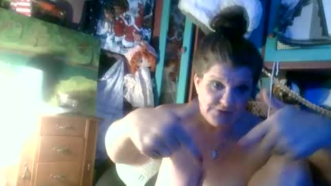 Snapshot of fantasymaid49 chatting on 01/19/25, 07:46 fantasymaid49 online show from 01/19/25, 07:46