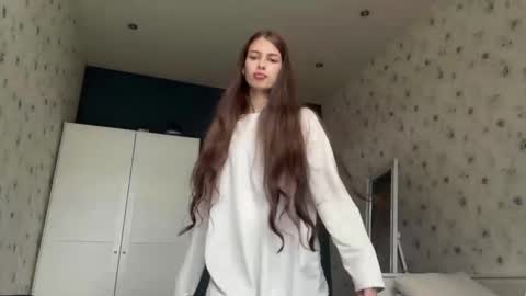 Luna online show from 10/27/25, 09:57