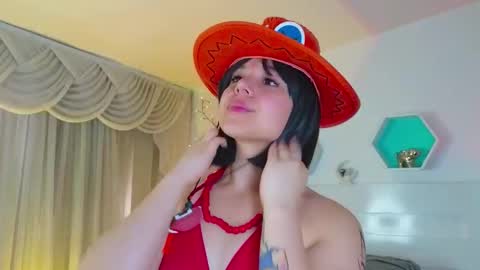 Snapshot of farahh_magdaly chatting on 12/18/25, 12:11 Farah online show from 12/18/25, 12:11