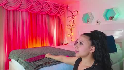 Snapshot of farahh_magdaly chatting on 01/13/26, 12:10 Farah online show from 01/13/26, 12:10