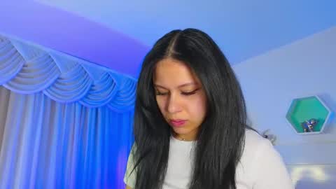 Snapshot of farahh_magdaly chatting on 01/17/26, 12:10 Farah online show from 01/17/26, 12:10