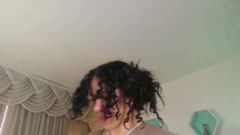 Snapshot of farahh_magdaly chatting on 02/03/26, 12:10 Farah online show from 02/03/26, 12:10