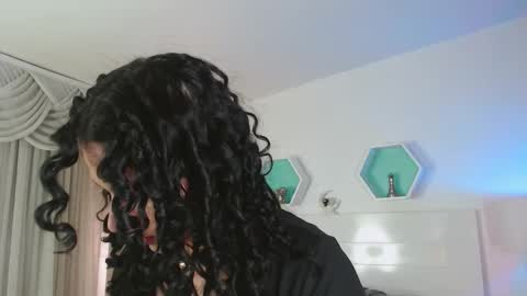 Snapshot of farahh_magdaly chatting on 02/16/26, 12:12 Farah online show from 02/16/26, 12:12