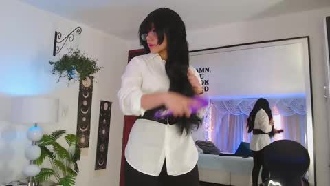 Snapshot of farahh_magdaly chatting on 02/22/26, 12:15 Farah online show from 02/22/26, 12:15