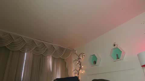 Snapshot of farahh_magdaly chatting on 02/27/26, 12:05 Farah online show from 02/27/26, 12:05