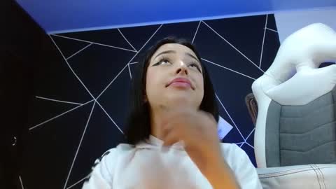 Snapshot of farichell chatting on 12/22/24, 12:50 fari online show from 12/22/24, 12:50