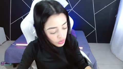 Snapshot of farichell chatting on 01/06/25, 08:39 fari online show from 01/06/25, 08:39