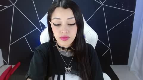 Snapshot of farichell chatting on 09/24/25, 08:56 fari online show from 09/24/25, 08:56