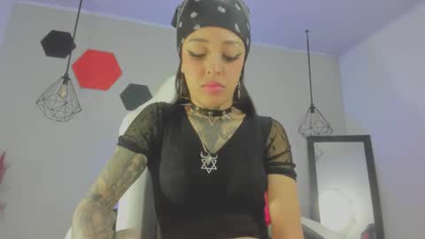 Snapshot of farichell chatting on 10/03/25, 10:29 fari online show from 10/03/25, 10:29