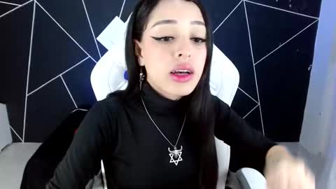 Snapshot of farichell chatting on 11/08/25, 02:28 fari online show from 11/08/25, 02:28