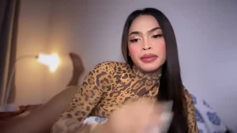 Snapshot of farrahmoanx chatting on 06/10/26, 01:54 farrahmoanx online show from 06/10/26, 01:54