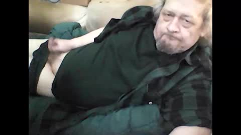 Snapshot of fasteddysex chatting on 04/23/26, 08:33 HoneyCumJuice4U online show from 04/23/26, 08:33