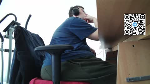 Snapshot of fat_bubble chatting on 07/05/26, 04:14 Fat Bernd online show from 07/05/26, 04:14