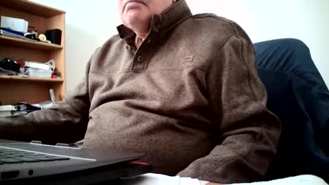 Snapshot of fatbellyitalian3 chatting on 12/14/25, 05:40 fatbellyitalian3 online show from 12/14/25, 05:40