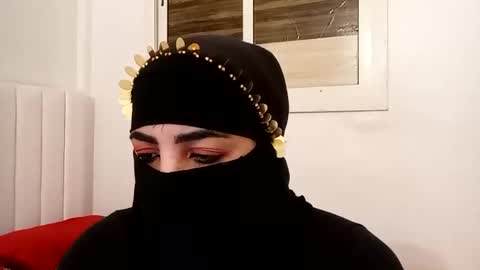 Snapshot of fati_123 chatting on 10/25/25, 10:15 fati_123 online show from 10/25/25, 10:15