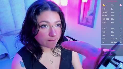 Snapshot of fatima_essence chatting on 09/15/25, 11:16     online show from 09/15/25, 11:16